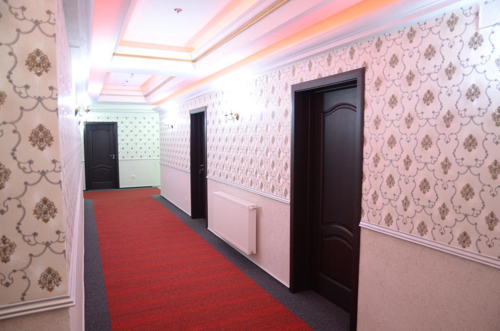 Motel - Restaurant Leon Бакеу Екстер'єр фото