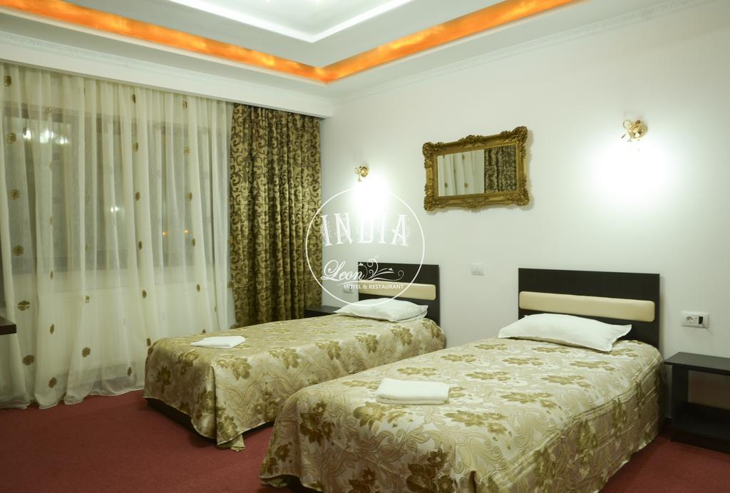 Motel - Restaurant Leon Бакеу Номер фото
