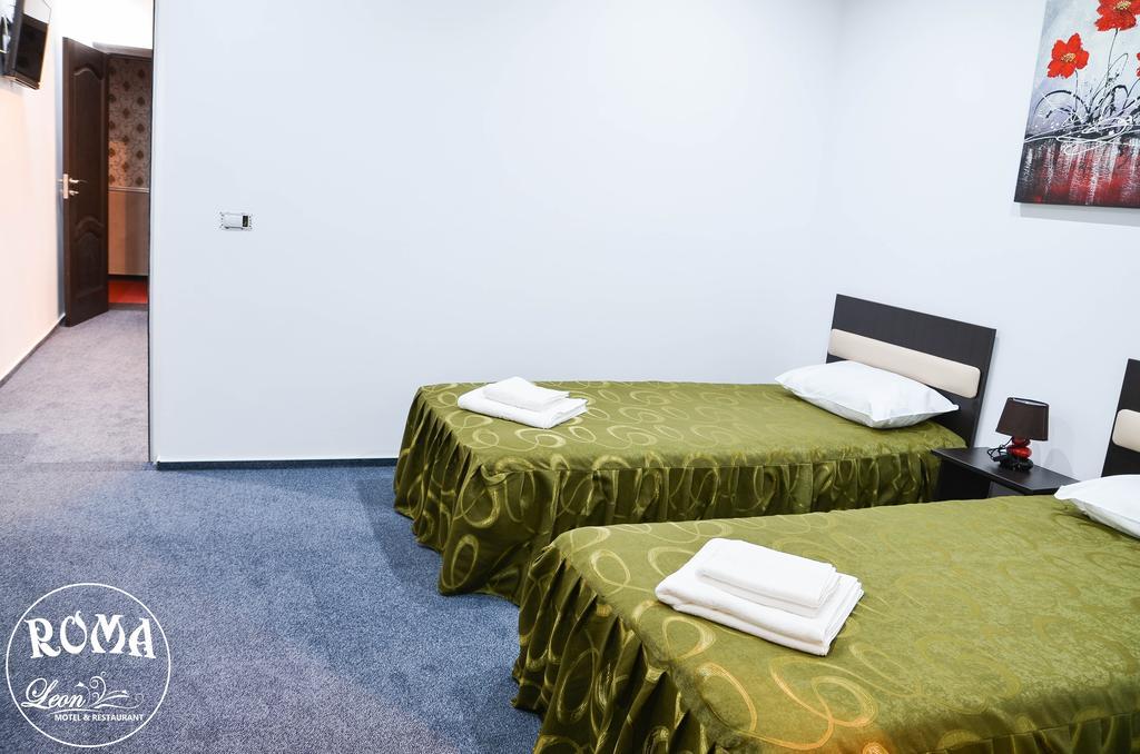 Motel - Restaurant Leon Бакеу Номер фото